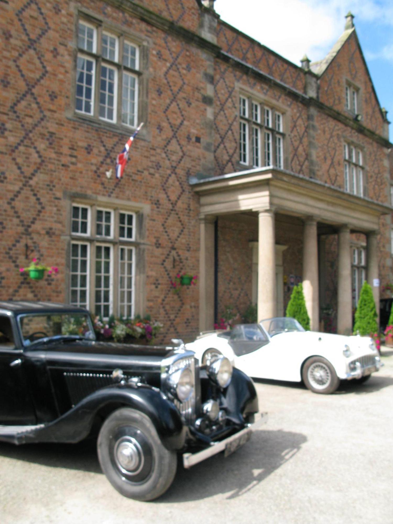 Willington Hall Hotel Tarporley Exteriör bild