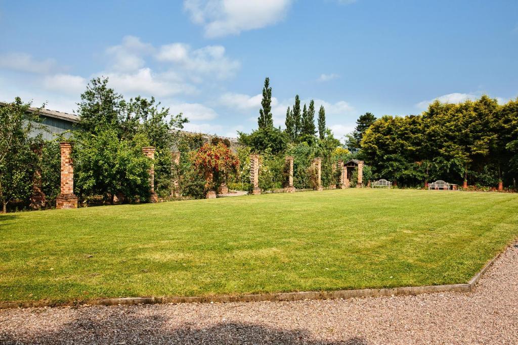 Willington Hall Hotel Tarporley Exteriör bild