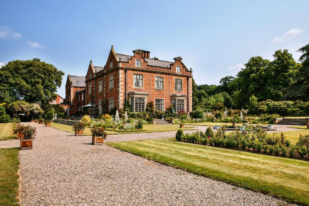 Willington Hall Hotel Tarporley Exteriör bild
