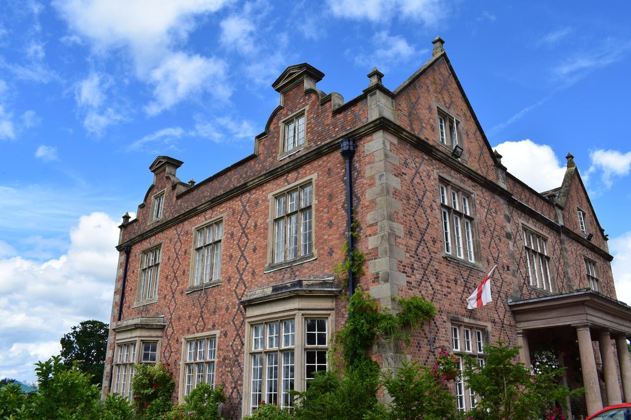 Willington Hall Hotel Tarporley Exteriör bild
