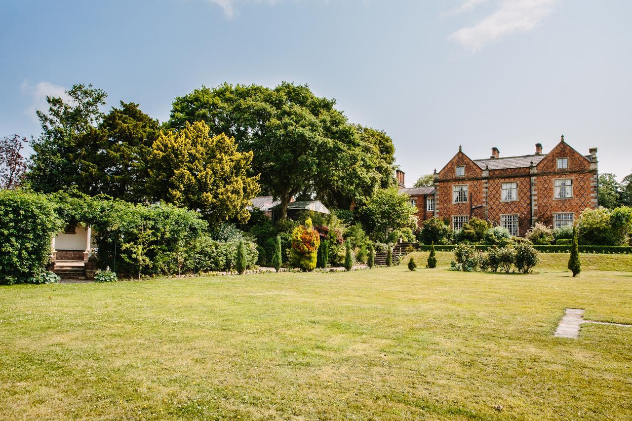 Willington Hall Hotel Tarporley Exteriör bild