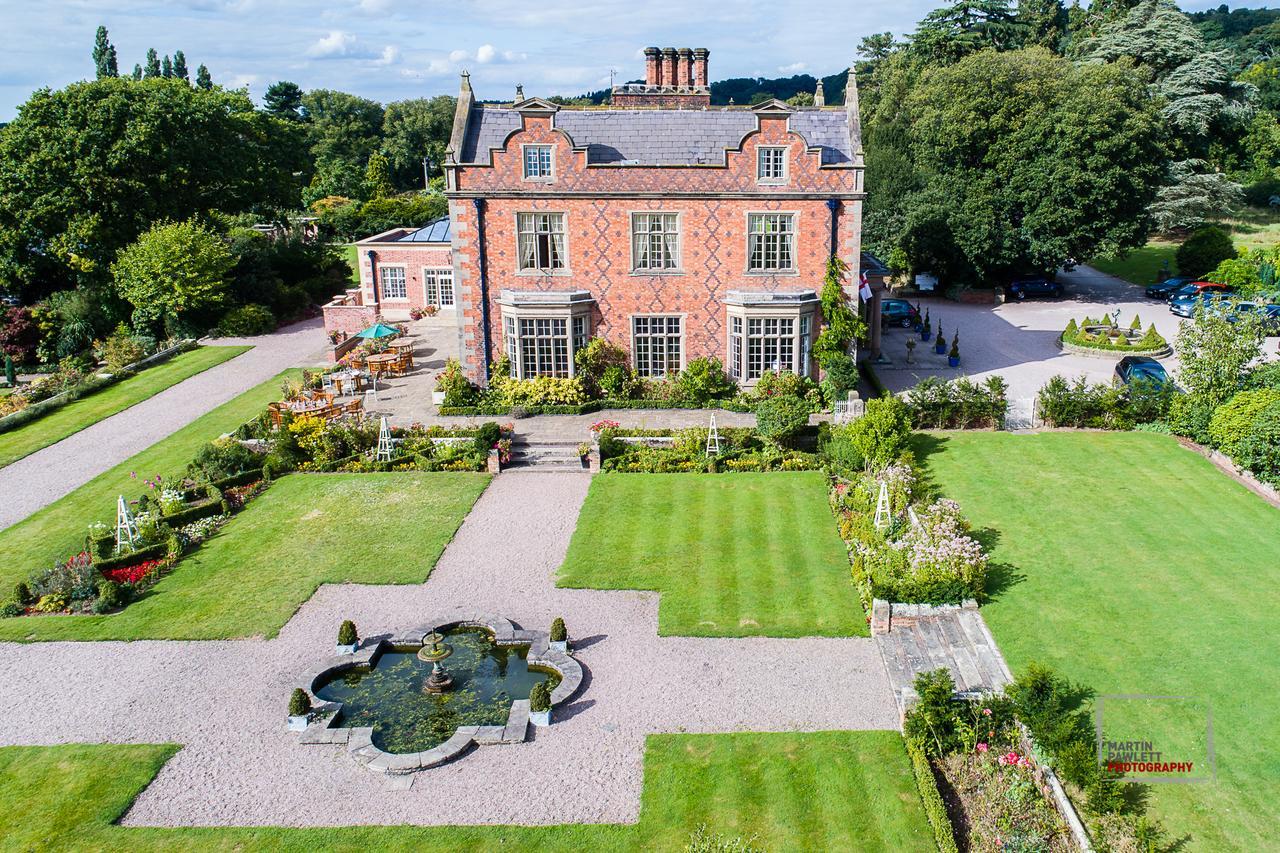 Willington Hall Hotel Tarporley Exteriör bild