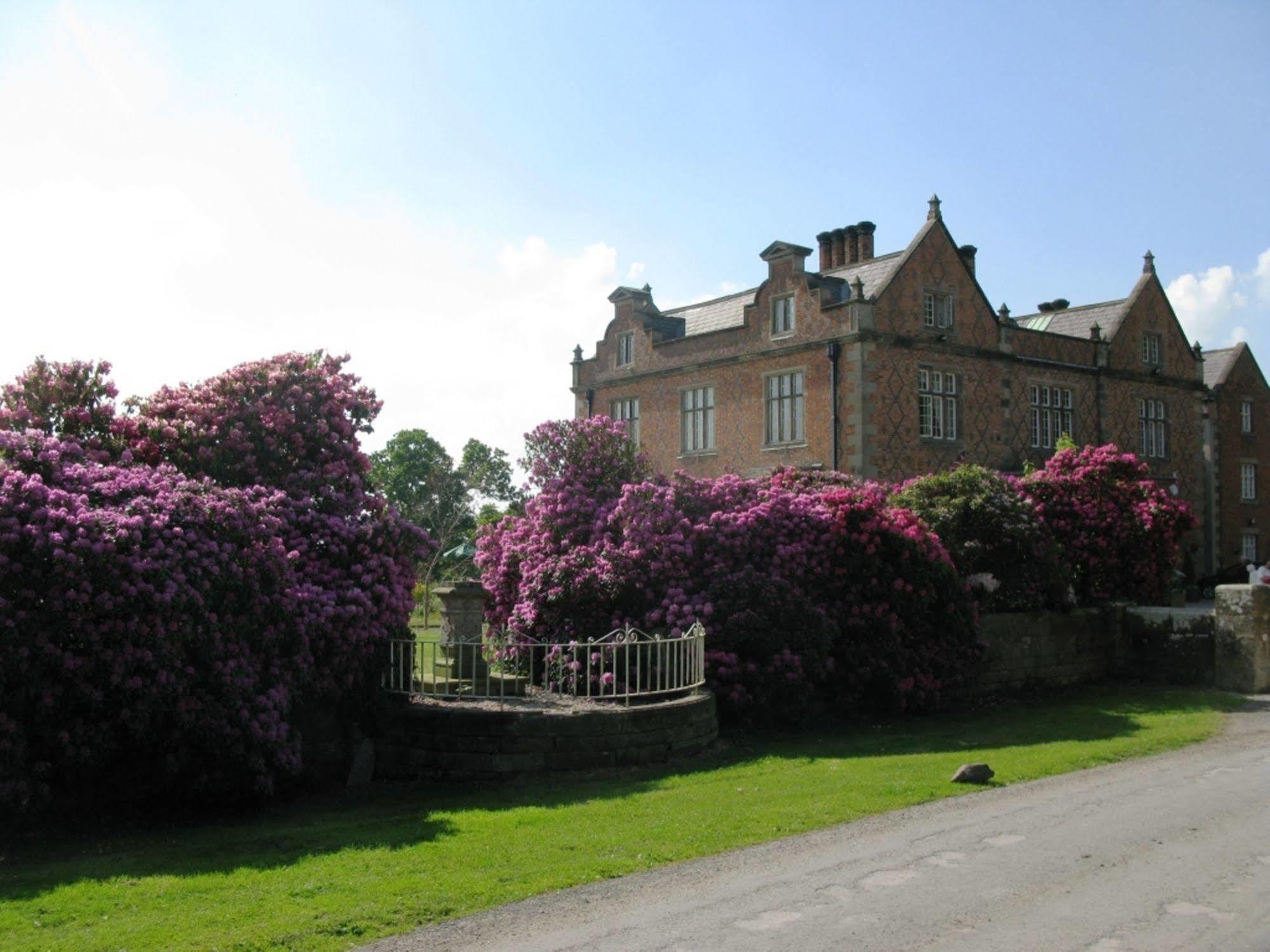 Willington Hall Hotel Tarporley Exteriör bild