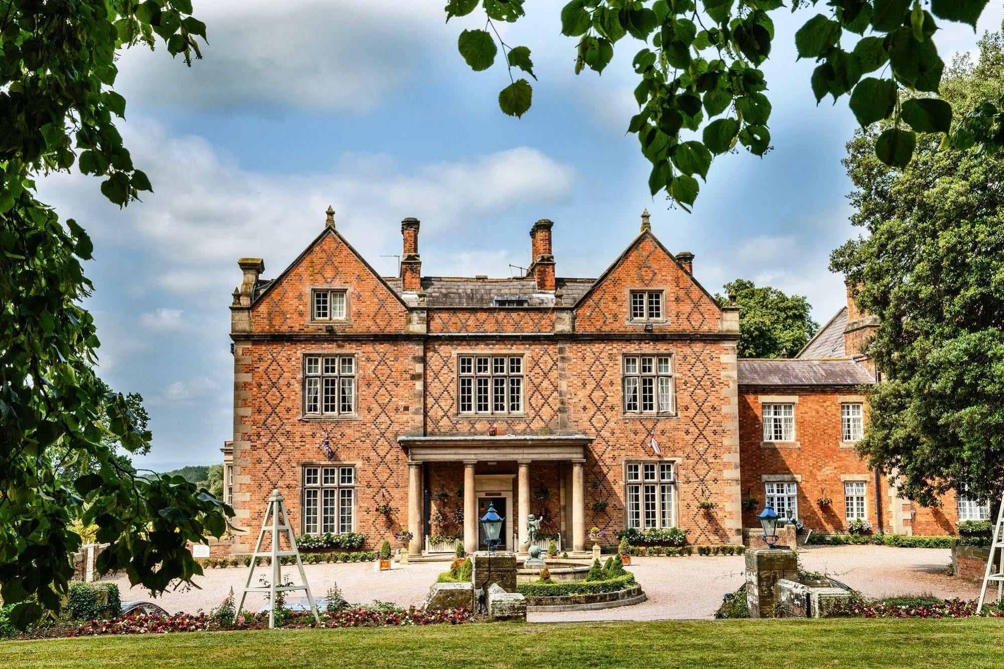 Willington Hall Hotel Tarporley Exteriör bild