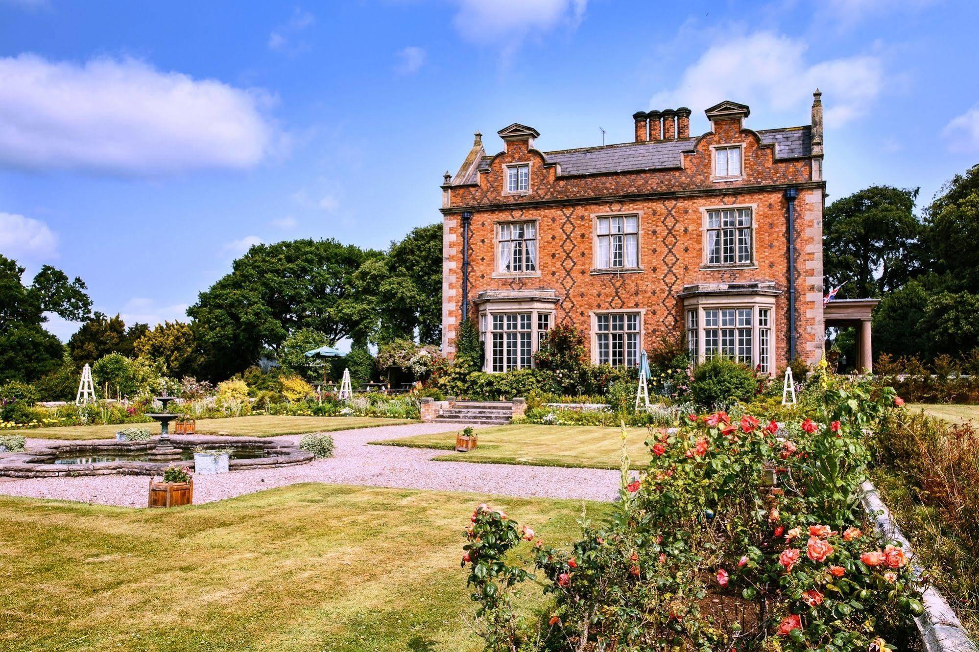 Willington Hall Hotel Tarporley Exteriör bild