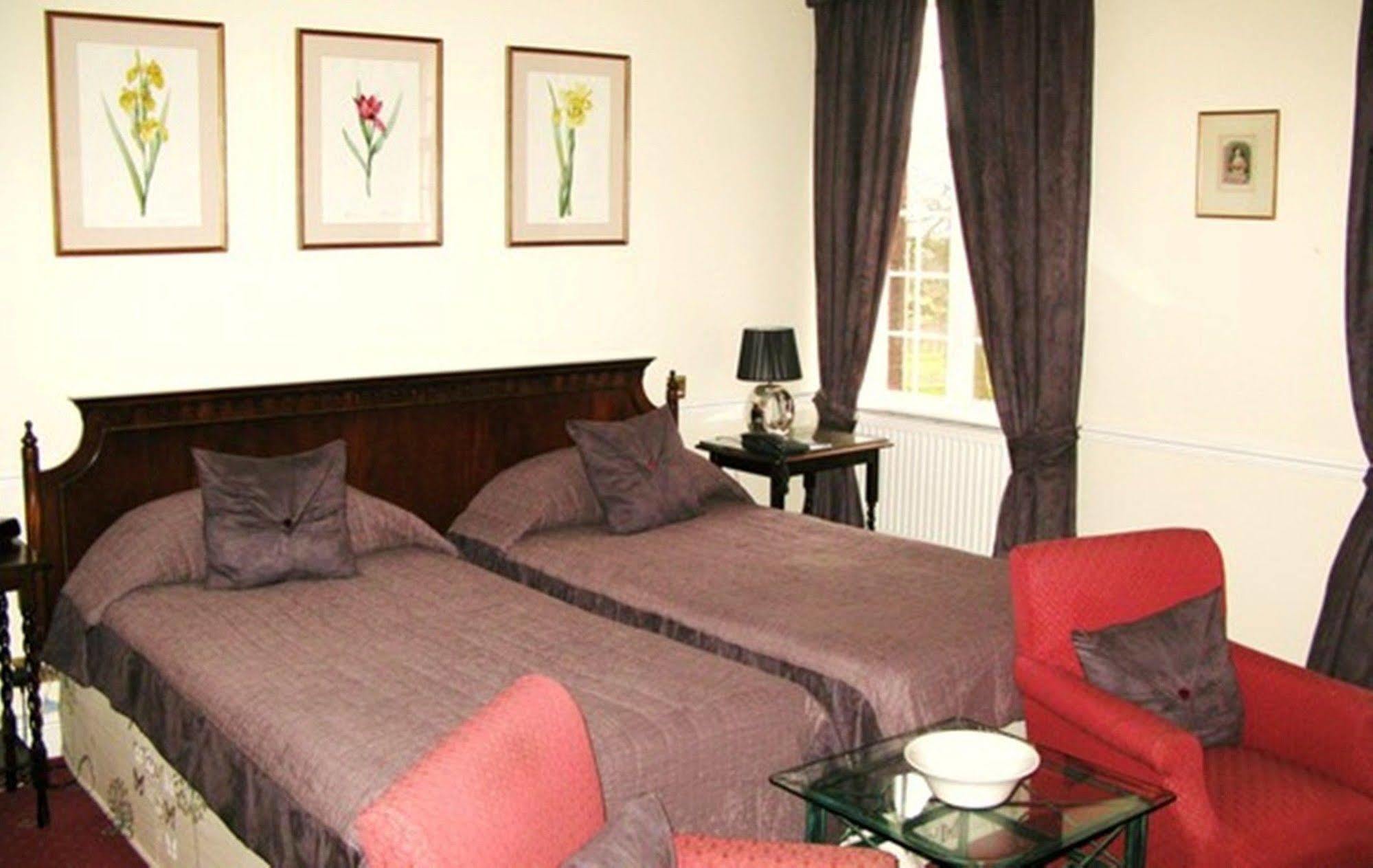 Willington Hall Hotel Tarporley Exteriör bild