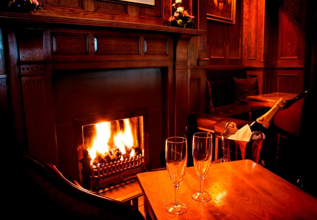 Willington Hall Hotel Tarporley Exteriör bild